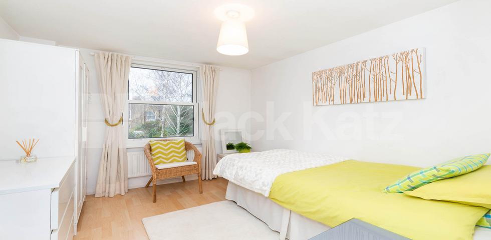 			4 Bedroom, 1 bath, 1 reception House			 Herrick Road, HIGHBURY N5